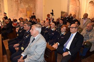 Fabrica di Roma - La messa nella chiesa Madonna della Pietà