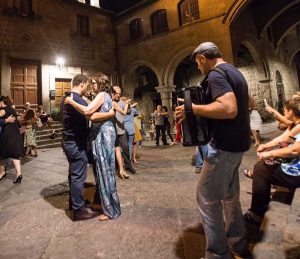 Golden Tango - Flash mob nel centro storico