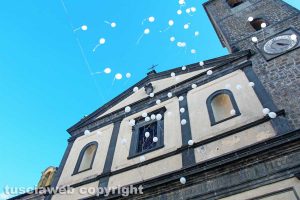 Bagnoregio - I funerali di Elena Maria Coppa - Il volo dei palloncini