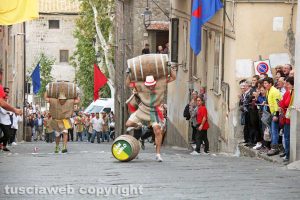Viterbo - Festa dell'uva - Incidente al Palio delle botti