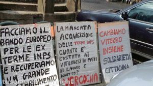 Viterbo - Il sit-in di Solidarietà cittadina in piazza San Faustino