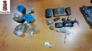 Viterbo - Ai domiciliari con hashish, marijuana ed eroina - La droga sequestrata dalla polizia