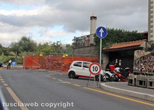 Viterbo - Lavori alla rotaroria via Genova - Traffico in tilt