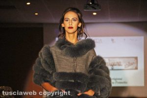 Viterbo - Donne in opera - La sfilata