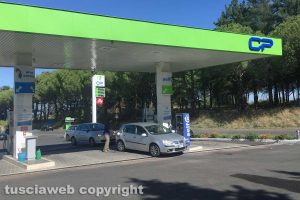 Viterbo - La stazione di servizio Cp oil su strada Cimina