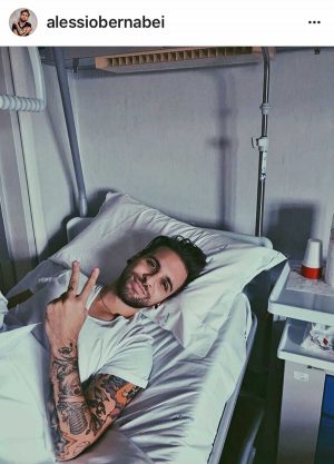 Viterbo - Alessio Bernabei all'ospedale di Belcolle - La foto pubblicata su Instagram