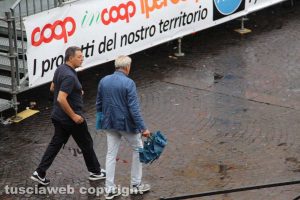 Giulio Marini e Giovanni Arena a piazza del Comune
