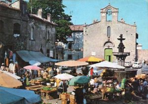 Il mercato a piazza del Gesù - Foto collezione Silvio Cappelli