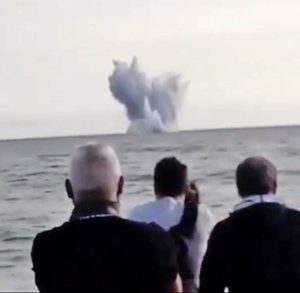 Terracina - Il caccia precipita in mare