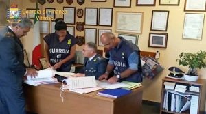 La guardia di finanza al lavoro