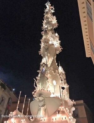 Viterbo - Santa Rosa - Gloria a piazza delle Erbe