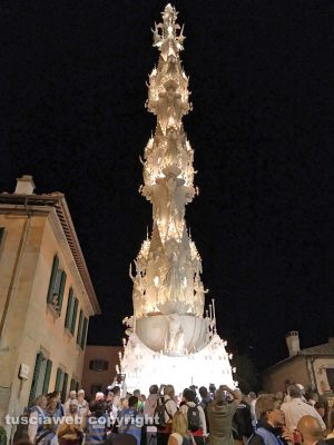 Viterbo - Gloria sul sagrato di santa Rosa