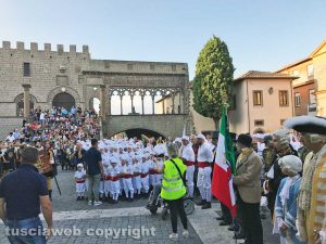 Viterbo - Sfila il cuore di santa Rosa
