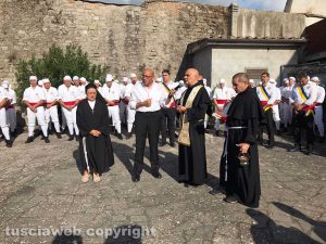 Viterbo - santa Rosa - Corteo storico - La benedizione prima di partire