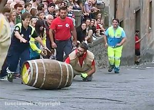 Viterbo - Festa dell'uva - Incidente al Palio delle botti