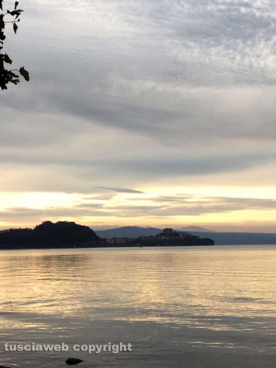 Marta - Tramonto sul lago di Bolsena