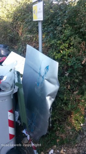 Viterbo - Discarica a cielo aperto in strada Monte Pizzo
