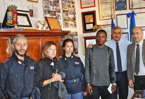 Roma - Denuncia abusi su una minore disabile - La consegna del permesso di soggiorno