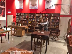 Viterbo - Libreria teatro Caffeina