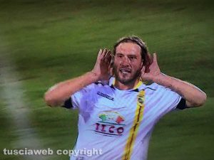 Sport - Calcio - Viterbese - Andrea Razzitti dopo il gol