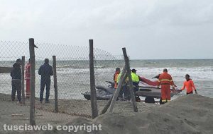 Tarquinia - Le ricerche dell'uomo disperso in mare