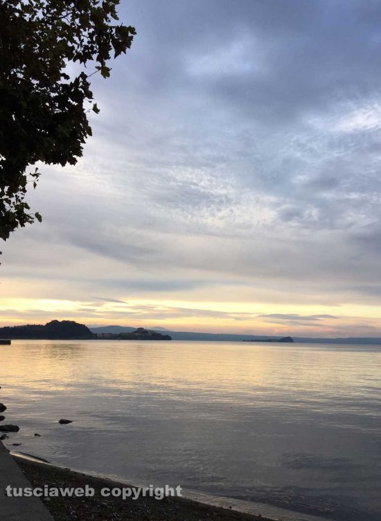 Marta - Tramonto sul lago di Bolsena