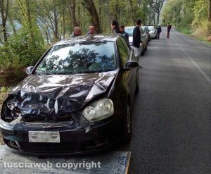 Strada provinciale Valle di Vico - L'auto distrutta dall'impatto con il daino
