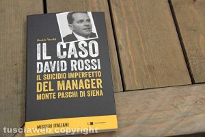 Il libro "Il caso David Rossi"