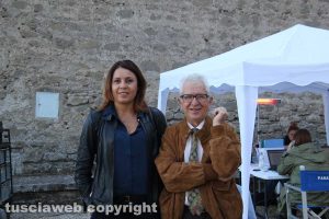 Bagnaia - Villa Lante - L'assessore Sonia Perà con il consigliere Arduino Troili