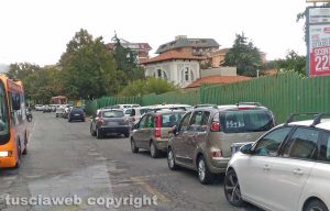 Viterbo - Sosta selvaggia in via Carlo Cattaneo