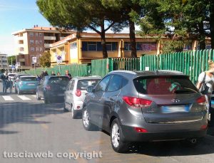 Viterbo - Sosta selvaggia in via Carlo Cattaneo