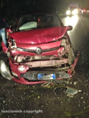 Viterbo - Scontro fra due auto sulla Cassia Nord