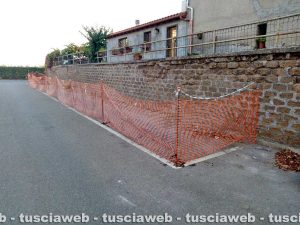 Il parcheggio chiuso a Grotte Santo Stefano