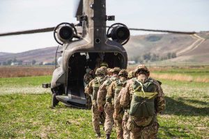 Aviolancio Bandiera di Guerra del 185° Reggimento Artiglieria Paracadutisti 
