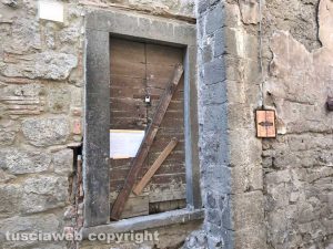 Viterbo - Via Madonna del Riposo - Il locale sequestrato