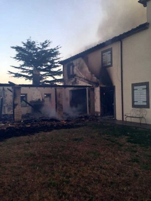 Viterbo - Il casale in fiamme