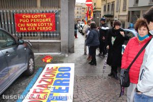 Viterbo - Il presidio Usb sotto l'Inps