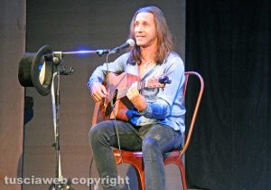 Viterbo - Il concerto di Povia al teatro Caffeina