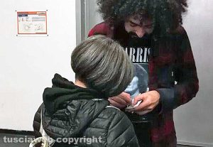 Caparezza con la mamma di Giuseppe Centamore, Paola