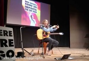 Giuseppe Povia al teatro Caffeina