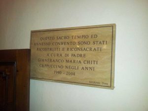 La lapide che ricorda il restauro del convento di Orvieto 