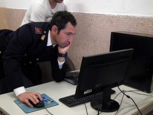 La polizia entra nelle scuole bassanesi 