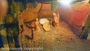 Vasanello - Un gatto dorme nel presepe