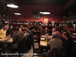 San Lorenzo nuovo - La serata "Vini e parole" al Caffè centrale 