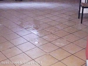 Viterbo - Centro "ApertaMente" - Piove dal soffitto