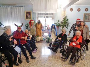 Viterbo - Alcuni ospiti del centro geriatrico "Giovanni XXIII"