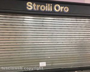 Viterbo - Furto da Stroili oro