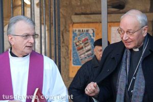 Viterbo - Delitto di via Santa Lucia - I funerali dei coniugi Fieno - Don Egidio e il vescovo Fumagalli