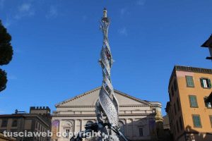 Viterbo - Fiore del cielo a piazza del Teatro