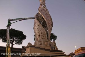 Viterbo - Fiore del cielo a piazza del Teatro